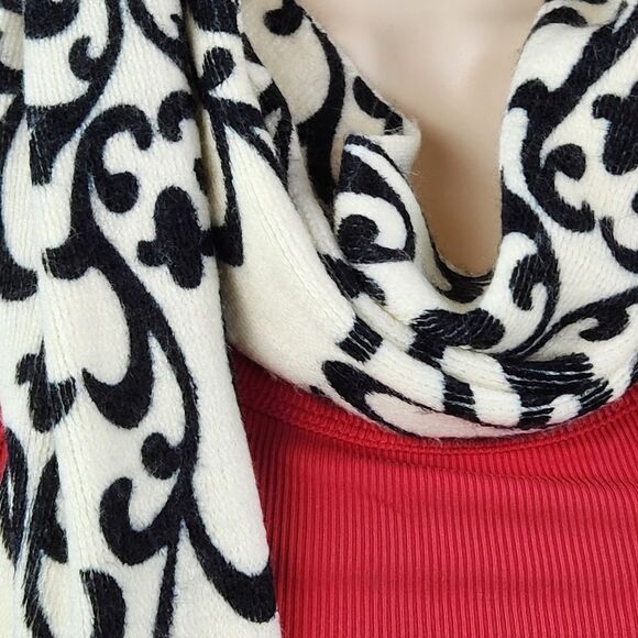 💜Vintage Ivory & Black Scroll Print Pashmina Scarf - Picture 3 of 12